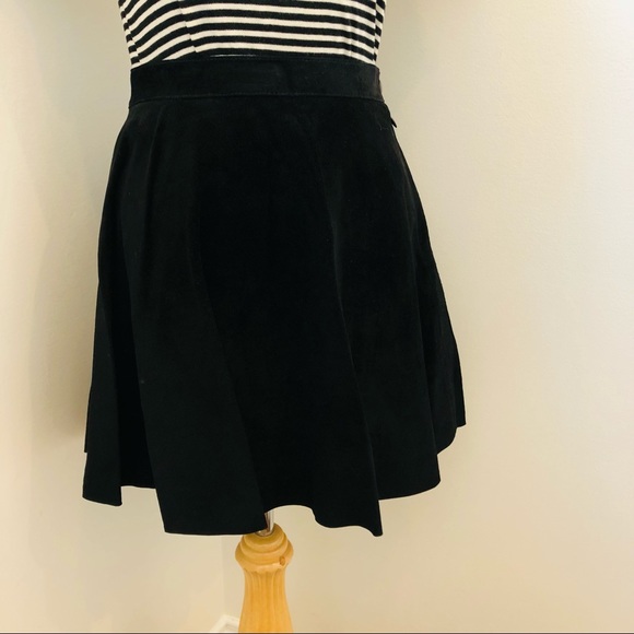 Brand new American Apparel black suede circle skirt, US M fits S - Picture 4 of 8